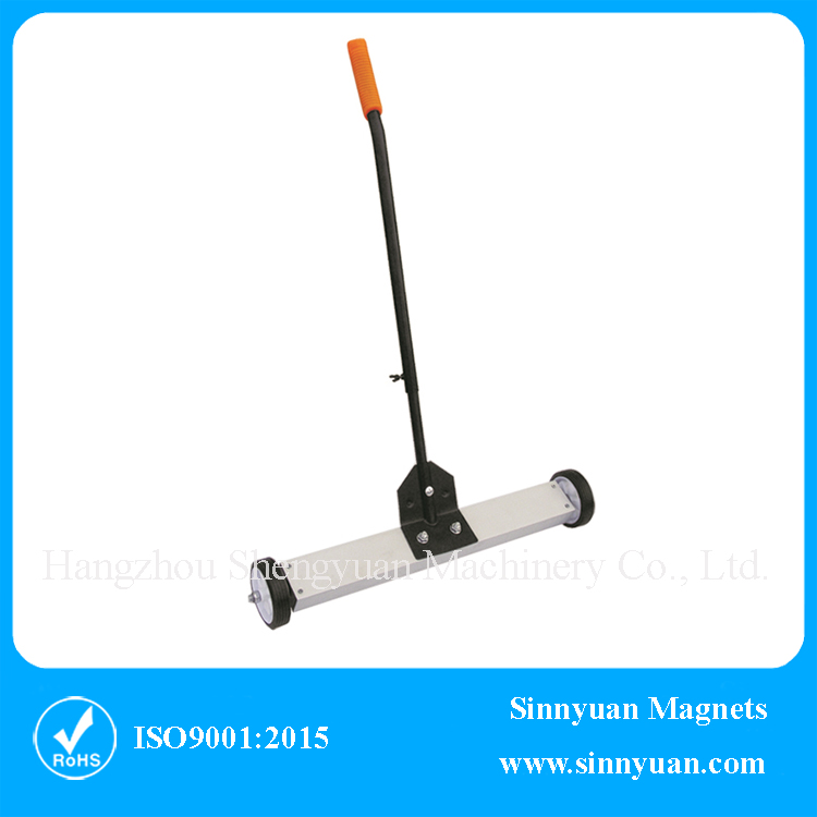 Magnetic Floor Sweeper with Wheels_1