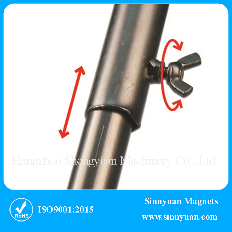 Magnetic floor sweeper with quick release_3