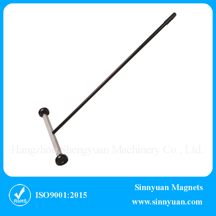Mini magnetic floor sweeper_1