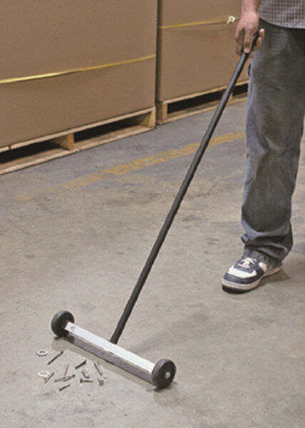 Mini magnetic floor sweeper_4 Mini magnetic floor sweeper_4